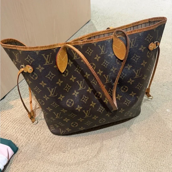 Louis Vuitton Neverfull MM - Picture 2 of 10